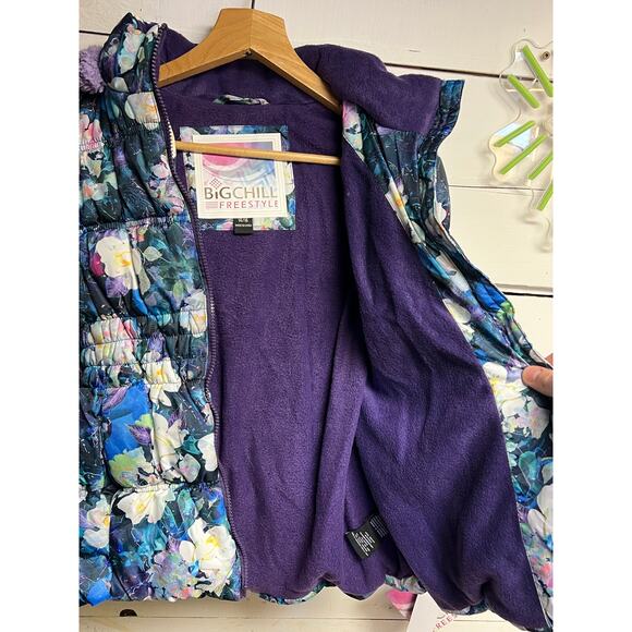 Women's Floral Patterned "Big Chill" Jacket *New With Tags* - Picture 3 of 5